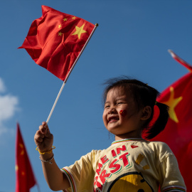 Imagen de archivo niña celebrando el día nacional de China