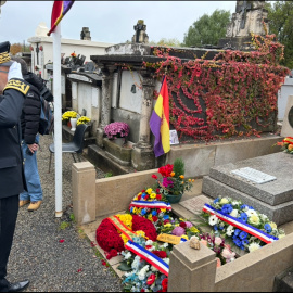 Le préfet de Tarn et Garonne rindiendo honores a Azaña.