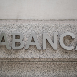 El logo de Abanca en una oficina en Madrid.