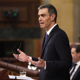 El presidente del Gobierno, Pedro Sánchez, interviene durante una sesión de control al Gobierno, en el Congreso de los Diputados, a 12 de noviembre de 2025