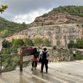 Visitants a Sant Miquel del Fai