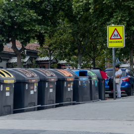 Varios contenedores de basura en Madrid