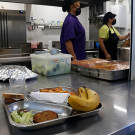 Pla d'un menú escolar de l'Escola Farigola del Clot, en una imatge d'arxiu