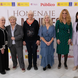 Las seis premiadas en el acto 'Homenaje a Mujeres que han hecho Historia'.