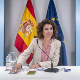La vicepresidenta primera y ministra de Hacienda, María Jesús Montero, durante una rueda de prensa tras la reunión del Consejo de Política Fiscal y Financiera (CPFF), en el Ministerio de Hacienda, a 17 de noviembre de 2025