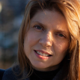 Miriam Reyes, autora del poemario Con y de la novela La edad infinita.