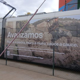 El convoy de Metrovalencia con el vinilo de la campaña del Gobierno que fue retirado de circulación el pasado viernes.
