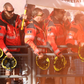 Els bombers voluntaris protestant en una imatge d'arxiu