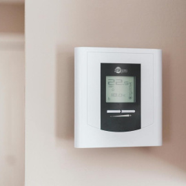 Reducir la fuga térmica es vital para ahorrar en calefacción y mantener la estancia en una temperatura idónea.