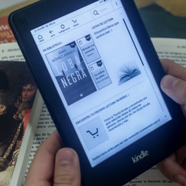 El servicio de eBiblio no funciona en los libros electrónicos Kindle de Amazon.
