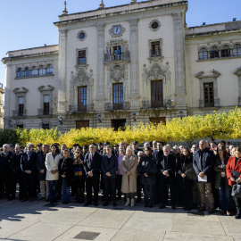 El Ayuntamiento de Jaén secunda un minuto de silencio por la muerte de las dos adolescentes cuyos cuerpos sin vida aparecieron en un parque de la ciudad.