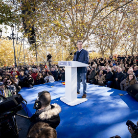 El presidente del Partido Popular, Alberto Núñez Feijóo, durante la concentración contra la corrupción del Gobierno convocada por el PP, en el Templo de Debod, a 30 de noviembre de 2025, en Madrid (España).