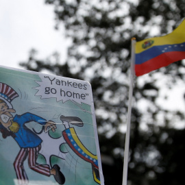 El presidente de Venezuela, Maduro, organiza una ceremonia de juramento de organizaciones comunitarias en el Palacio de Miraflores en Caracas.