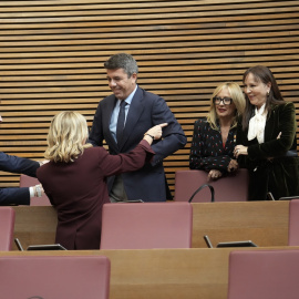 Carlos Mazón durante el pleno de toma de posesión de Pérez Llorca.