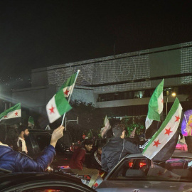 Los sirios celebran el primer aniversario de la Victoria y la Liberación en la Plaza Umayyad