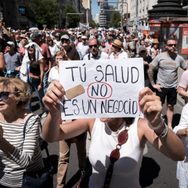 Manifestación por la sanidad pública y contra la política sanitaria del Gobierno de Ayuso, en Madrid.