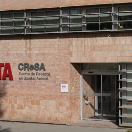 Vista del Centro de Investigación en Sanidad Animal (IRTA-CReSA) que trabajan con la PPA.