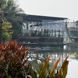 Los restos quemados del club Birch by Romeo Lane en Goa (India).