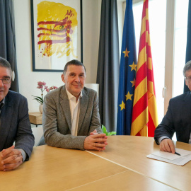 De izquierda.a derecha, Gorka Elejabarrieta, Arnaldo Otegi y Carles Puigdemont, este jueves en Waterloo.