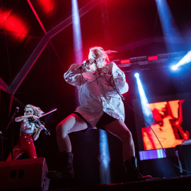 El grupo Pussy Riot durante su concierto en Barcelona, en una foto de archivo.