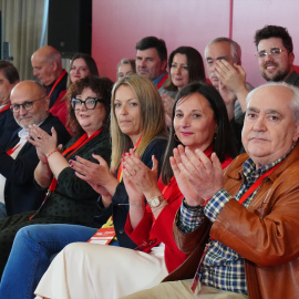 A la derecha, Luis Ángel Lago Lage, presidente de la gestora del PSdeG en Lugo, en una imagen tomada en 2024 en un acto del partido.