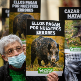 Concentración animalista contra el sacrificio de jabalíes en Barcelona