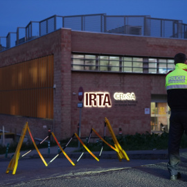 Exterior del laboratorio de investigación animal Irta-Cresa durante la peste porcina africana en Cerdanyola del Vallès, Barcelona.