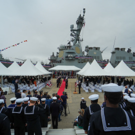 Foto de archivo de la ceremonia de la llegada del USS Oscar Austin a puerto de Rota.