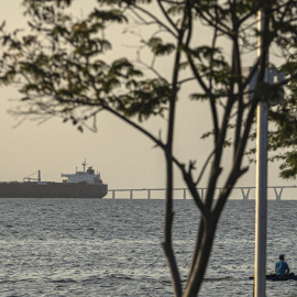 Imagen de archivo de un buque petrolero desde el Lago de Maracaibo (Venezuela).