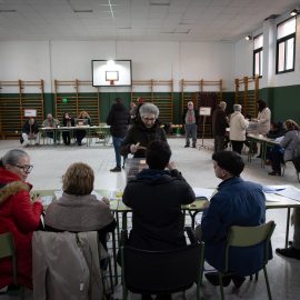 Un colegio electoral durante la jornada de votación en Extremadura.