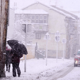 La nieve se instaura y las lluvias llegan al litoral: así será el tiempo en Cantabria este lunes