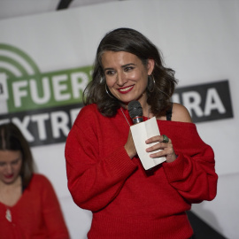 Irene de Miguel, candidata de Unidas por Extremadura: "Somos una luz de esperanza para la izquierda transformadora en nuestro país

Hace 18 años nacimos con un compromiso: hacer un periodismo útil para la sociedad. Solo podemos continuar con esta labor si contamos con el apoyo de personas como tú.

Únete a la comunidad de Público. 18 años no son nada… cuando nos queda tanto por contar. Periodismo incómodo para tiempos difíciles. http://bit.ly/3VylhmD


Periodismo, investigación y compromiso para construir un mundo más igualitario.
¡Suscríbete ya a nuestro canal!: https://bit.ly/2U8nM0q
Visita: https://www.publico.es
Síguenos en Facebook: https://www.facebook.com/diario.publico/
Síguenos en Twitter: https://twitter.com/publico_es
Síguenos en Instagram: https://www.instagram.com/publico.es
Síguenos en TikTok: https://www.tiktok.com/@publico_es
Síguenos en Bluesky: https://bsky.app/profile/publico.es