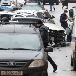 El coche bomba donde fue asesinado Fanil Sarvarov, alto mando del Ejército ruso.