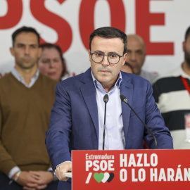 El candidato socialista a la presidencia de la Junta de Extremadura Miguel Ángel Gallardo tras conocer los resultados electorales.