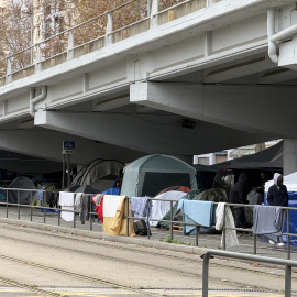 Campament sota la C-31 a Badalona
