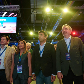 De izquierda a derecha: Fernando López Miras, Alfonso Fernández Mañueco, María José Sáenz de Buruaga, Carlos Mazón, Jorge Azcón y María Guardiola.