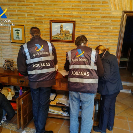 La Agencia Tributaria desmantela una 'macrotrama' de fraude de más de 300 millones en el IVA de hidrocarburos.