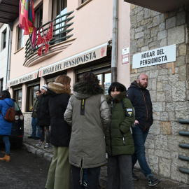 Reunión en Villamanín (León), por el premio de la Lotería de Navidad.