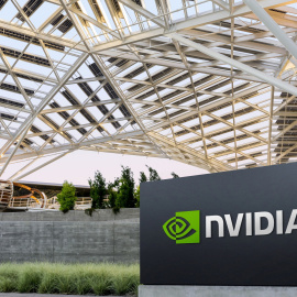 El logo de Nvidia en su sede corporativa en Santa Clara (California, EEUU).