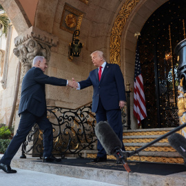 El presidente de UUEE, Donald Trump. recibe al primer ministro de Israel Benjamin Netanyahu, en Mar-a-Lago (Florida, EEUU).
