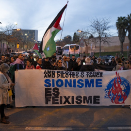 Fotografía de archivo de una protesta contra la presencia del equipo israelí de baloncesto Maccabi Tel Aviv, en Barcelona.