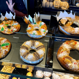 Tortells de Reis a l'aparador de la pastisseria Zaguirre de Terrassa