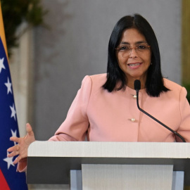 Imagen de archivo de la vicepresidenta de Venezuela, Delcy Rodríguez, durante una alocución con representantes diplomáticos acreditados en Caracas.