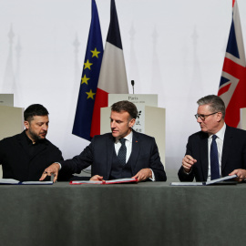 El presidente francés, Emmanuel Macron, en rueda de prensa junto al presidente ucraniano, Volodímir Zelenski, el primer ministro británico, Keir Starmer, y el canciller alemán, Frierich Merz.