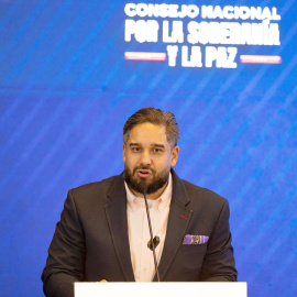 AME7999. BOGOTÁ (COLOMBIA), 05/01/2026.- Fotografía de archivo del 14 de octubre de 2025 del diputado Nicolás Maduro Guerra, hijo del presidente de Venezuela, Nicolás Maduro, hablando durante un encuentro en Caracas (Venezuela). Maduro Guerra anunció este lunes su "apoyo incondicional" a la vicepresidenta Ejecutiva, Delcy Rodríguez, designada por el Supremo como presidenta encargada de Venezuela, tras la captura del mandatario del país suramericano en medio de un ataque ordenado por el gobernante estadounidense, Donald Trump, a algunas zonas de Caracas y otros estados vecinos. EFE/ Ronald Peña R ARCHIVO