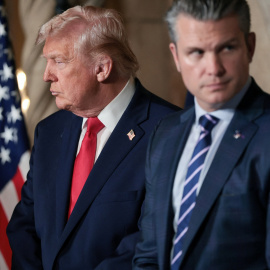 El presidente de EEUU, Donal Trump, con el secretario de Defensa, Pete Hegseth, en Mar-a-Lago, Palm Beach (Florida, EEUU).