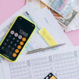 Papel, boli y calculadora para dar forma a las finanzas domésticas de 2026.