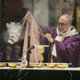 El Arzobispo de Oviedo, Jesús Sanz Montes, en una imagen de archivo.