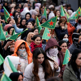 Foto de archivo de una manifestación en Damasco tras la caída del régimen de Bashar al-Ásad para reclamar a los nuevos gobernantes que respeten los derechos de las mujeres.