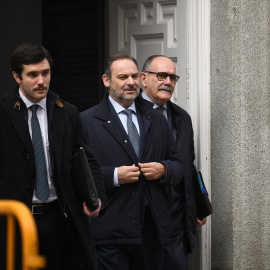 El ex ministro de Transportes José Luis Ábalos sale de declarar al Tribunal Supremo.